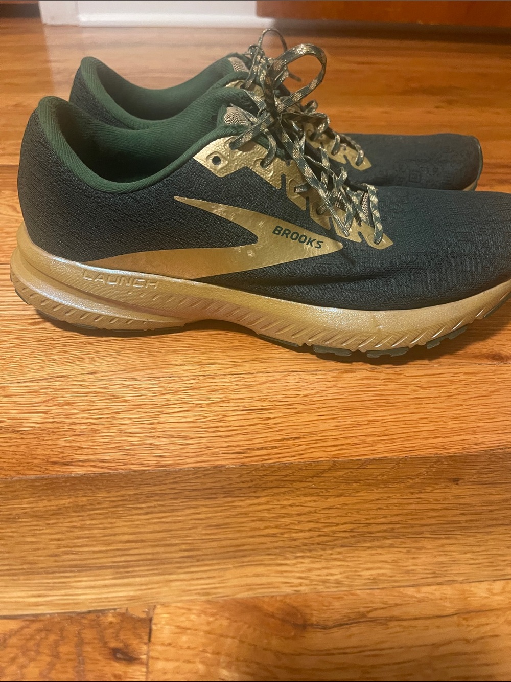 Brooks women’s Dark Green and gold Athletic Running Shoes